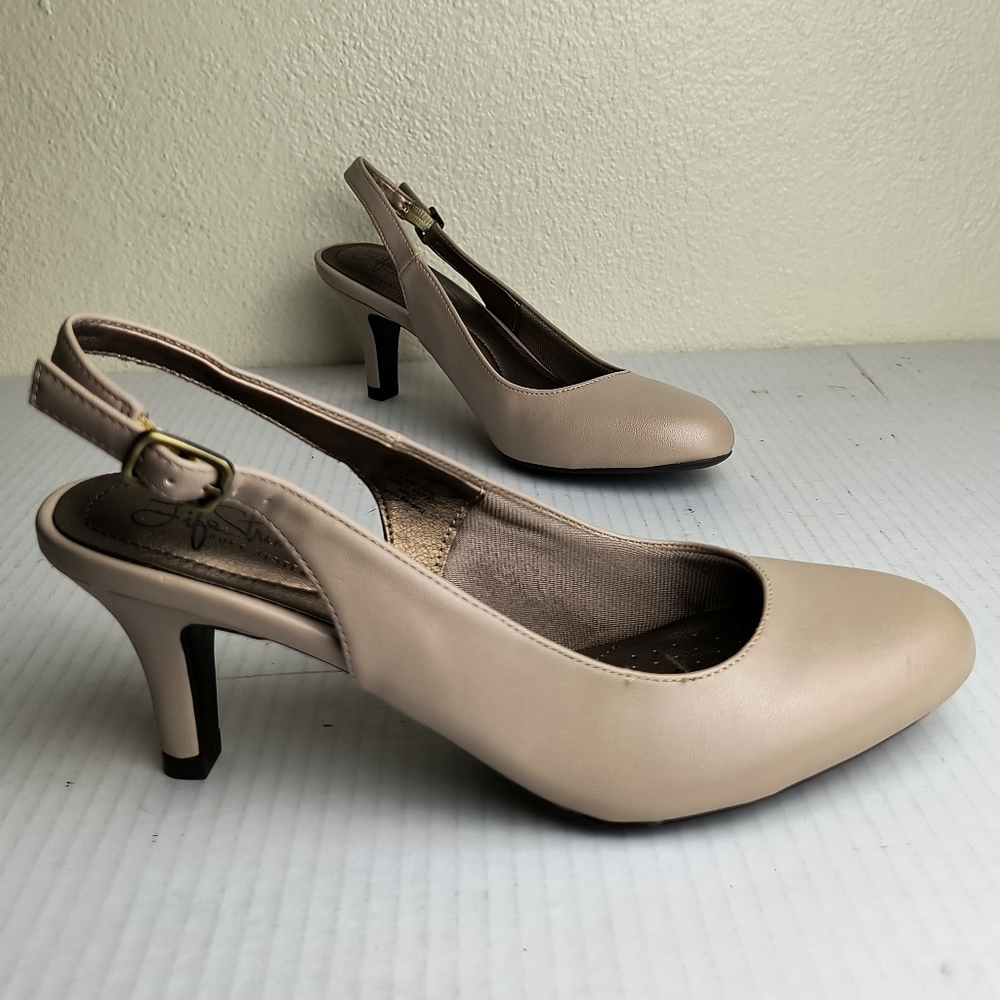 Life Stride Paris 7M Cream Slingback Heels Shoes
